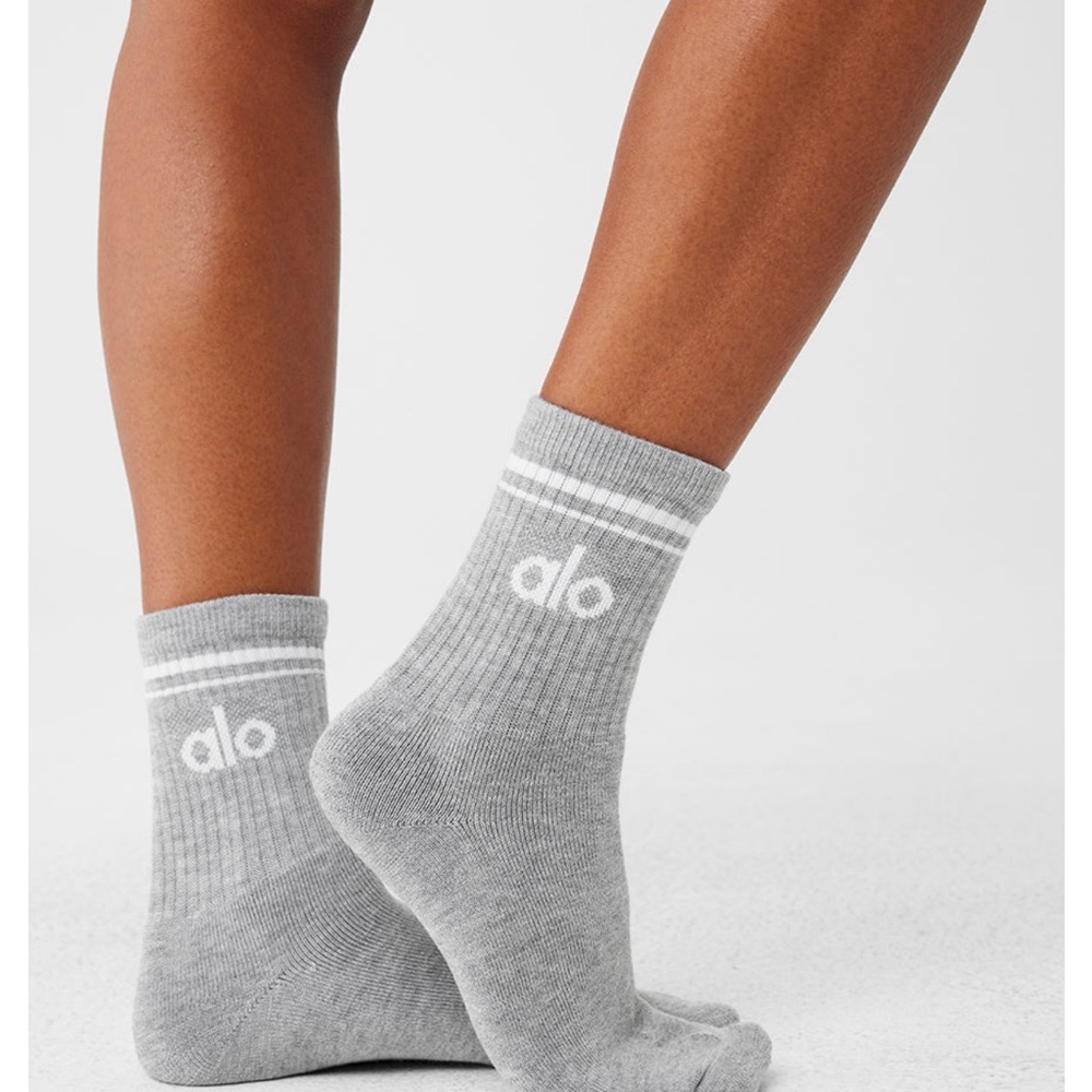 ALO Yoga Gray half-crew unisex